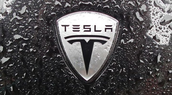 Tesla в рейтинге самых дорогих брендов мира